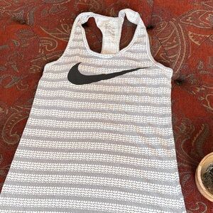 Nike Women's Black and White Patterned Tank Top